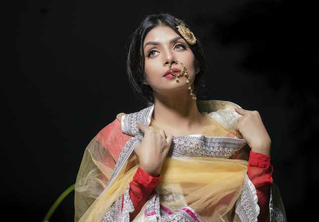 দুর্গাপূজায় আসছে নওশাবার প্রথম টালিউড সিনেমা ‘যত কাণ্ড কলকাতাতেই’