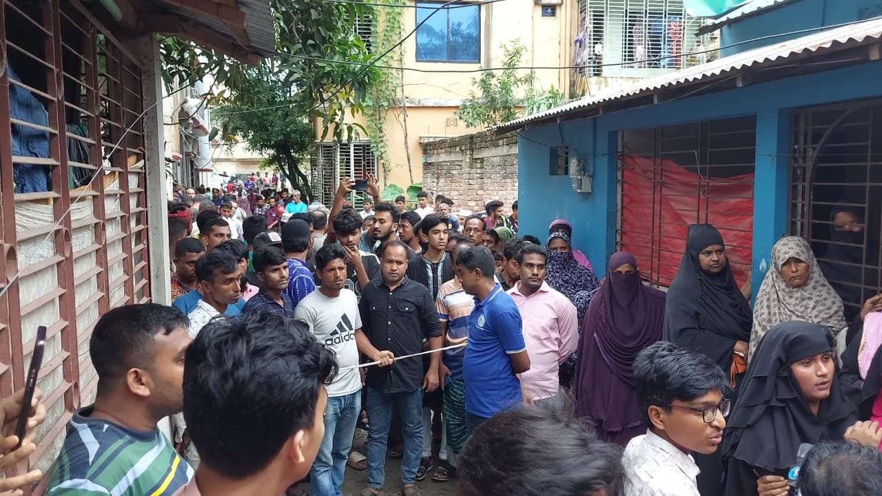 যে ভাইকে জেল থেকে বের করেছি সে আমার স্ত্রী সন্তানরে মারল