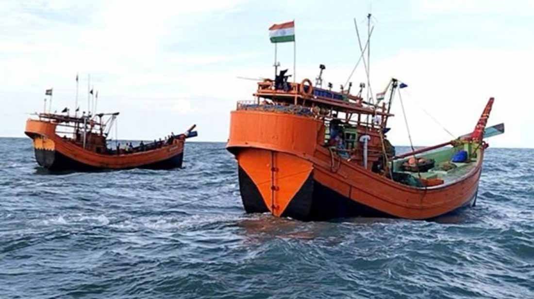 বঙ্গোপসাগরে বাংলাদেশী জলসীমায় মাছ আহরণের অভিযোগে দুটি ট্রলারসহ ৩৪ ভারতীয় জেলে আটক
