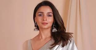 কর্মীদের জন্য ১ কোটি রুপি, উদারতায় অনন্য আলিয়া ভাট