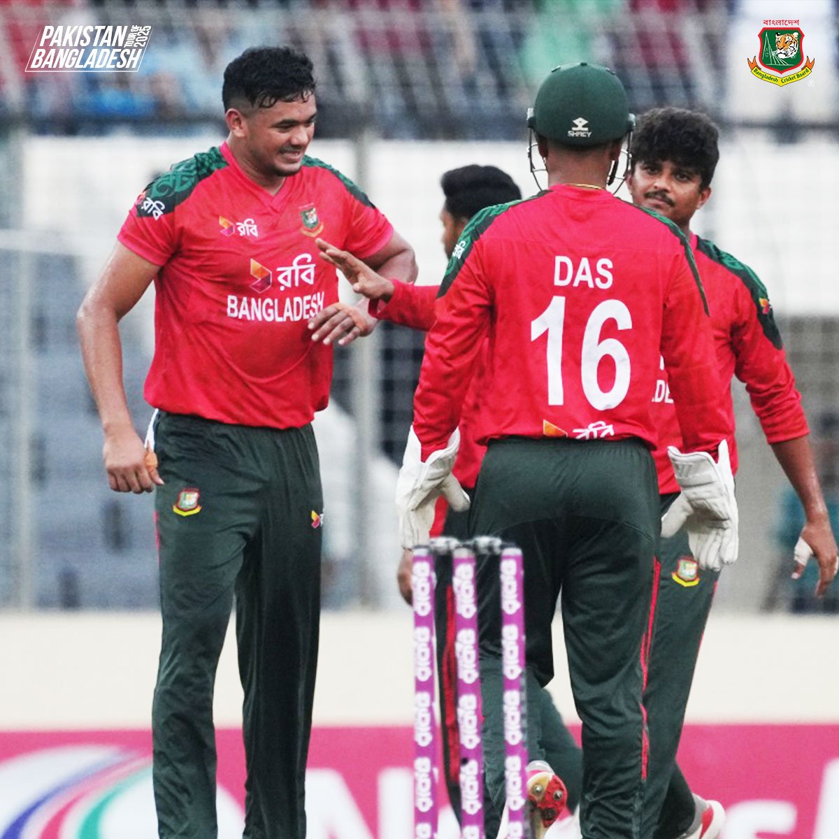 প্রথম টি-টোয়েন্টিতে বাংলাদেশি বোলারদের ঝড়, পাকিস্তান মাত্র ১১০ রান