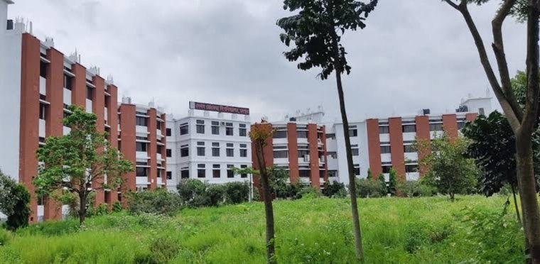উত্তরায় বিমান দুর্ঘটনায় হতাহতের ঘটনায় বেরোবি উপাচার্যের শোক প্রকাশ