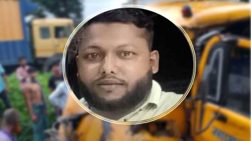 মিরসরাইয়ে দাঁড়িয়ে থাকা ট্রাকে আরেক ট্রাকের ধাক্কা, চালক নিহত