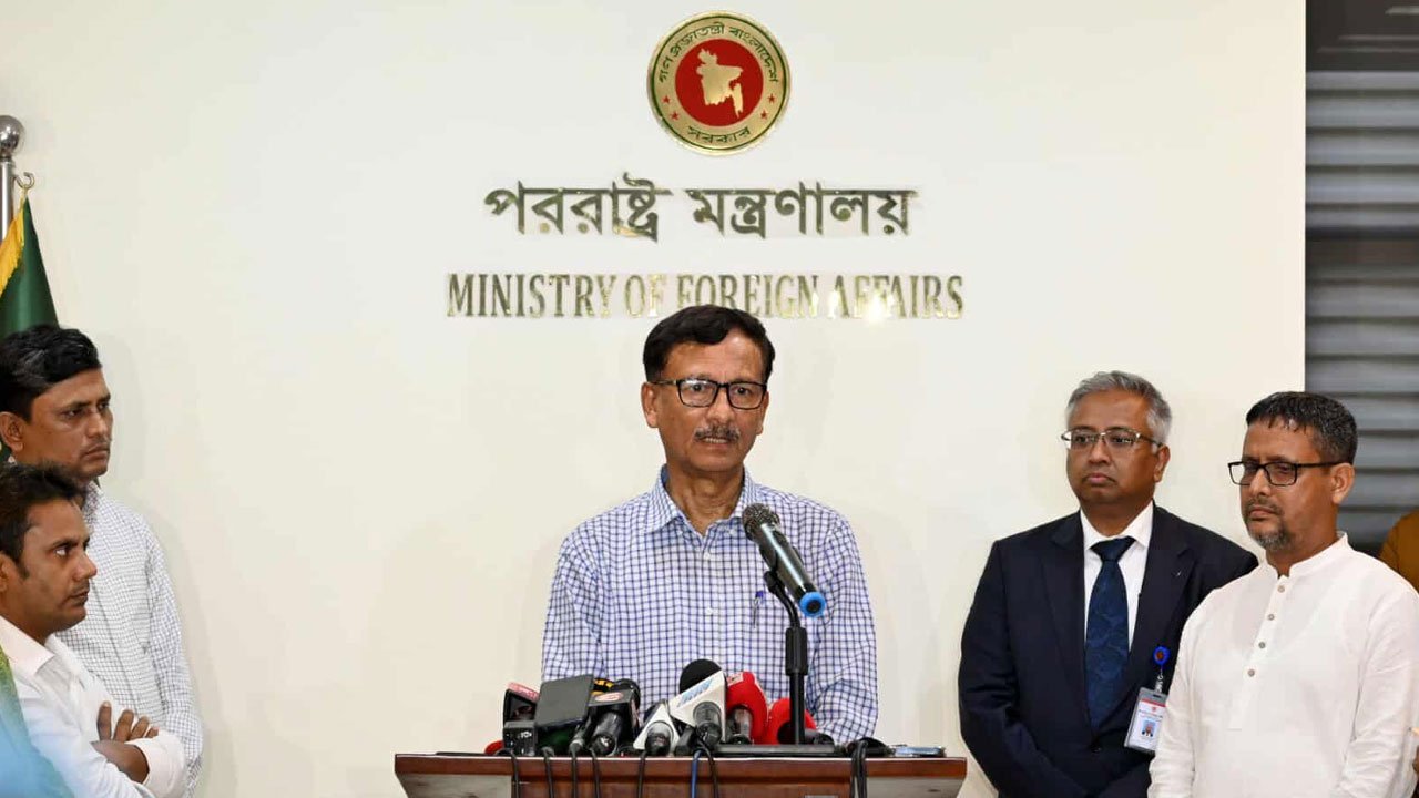 ভিসা সমস্যায় মিথ্যা তথ্যই বড় অন্তরায়: পররাষ্ট্র উপদেষ্টা
