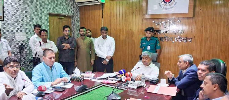 সাবেক এমপিদের বিলাসবহুল গাড়ি বিক্রিতে নিলামের বদলে নতুন কৌশলে যাচ্ছে এনবিআর!