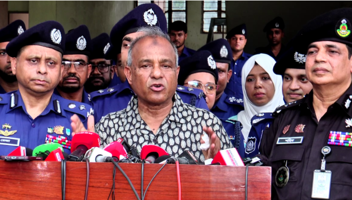 নির্বাচনের আগে অবৈধ অস্ত্র উদ্ধারে অভিযান চলবে: স্বরাষ্ট্র উপদেষ্টা
