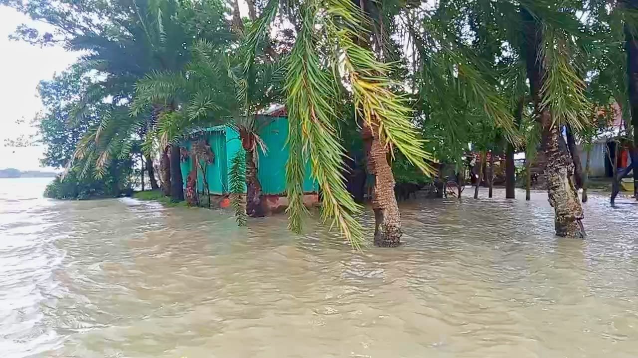 নোয়াখালীর নিম্নাঞ্চল প্লাবিত, ভাঙনের মুখে শতাধিক বাড়িঘর