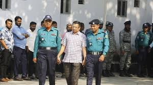শেখ হাসিনার বিরুদ্ধে মানবতাবিরোধী অপরাধ মামলায় রাজসাক্ষী হিসেবে আদালতে সাবেক আইজিপি মামুন