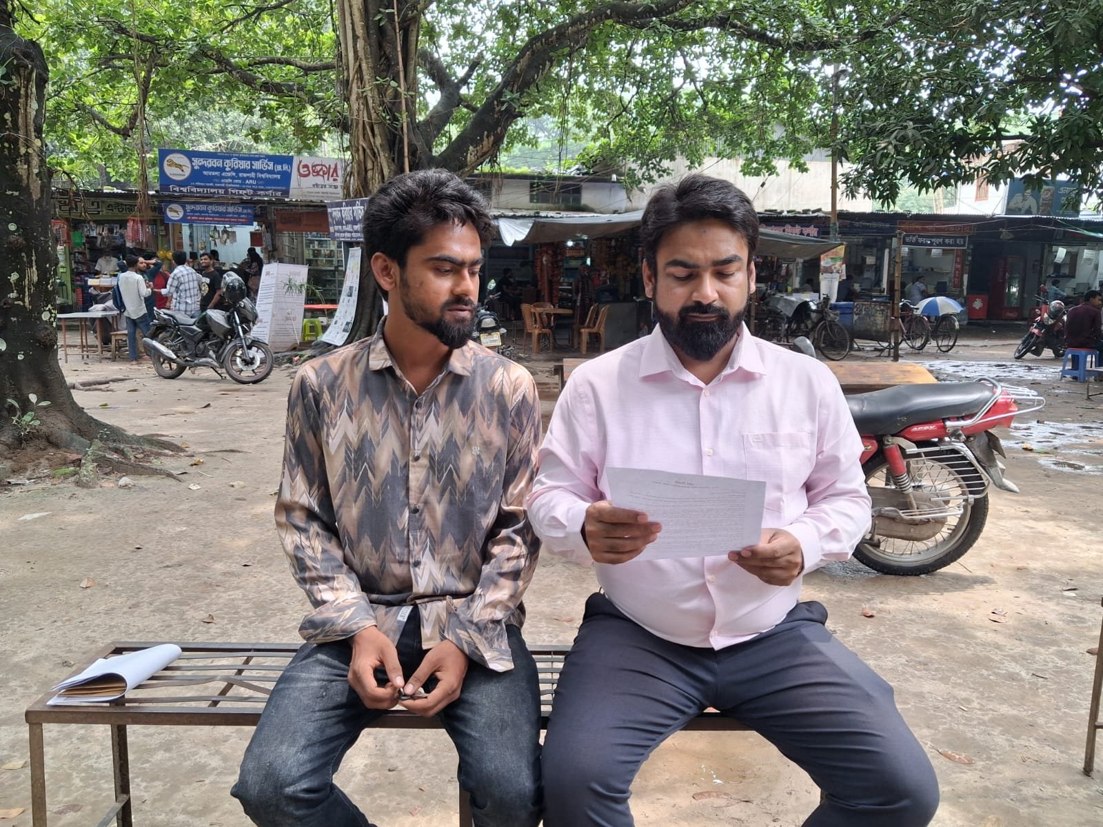 রাবি'র প্রাক্তন শিক্ষার্থী রাসেলকে চাঁদাবাজির মিথ্যা মামলায় হয়রানির অভিযোগ