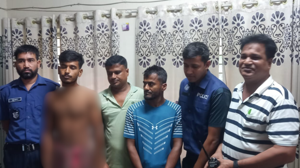 বাগেরহাটে ৫০ লাখ টাকার স্বর্ণ উদ্ধার, আটক ৩