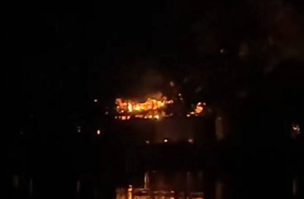 নোয়াখালীতে যুবলীগ নেতার বাড়িতে হামলা-অগ্নিসংযোগ