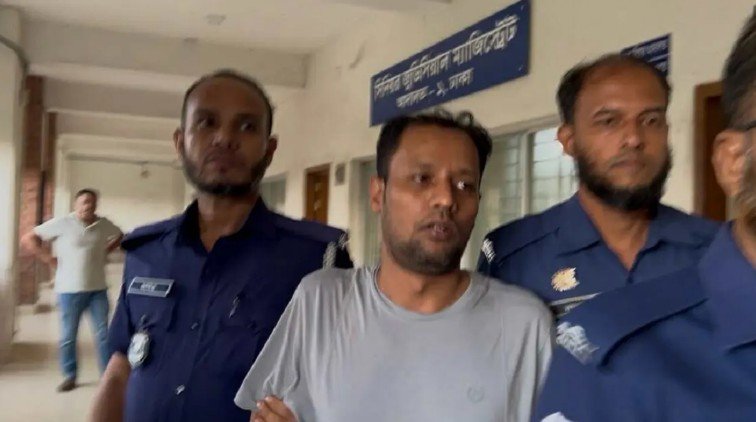 জাবির সাবেক শিক্ষক মাহমুদুর রহমান জনি কারাগারে