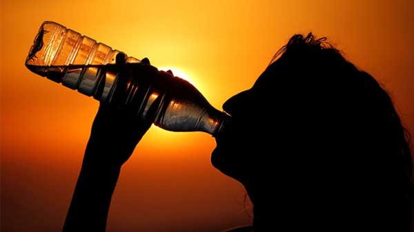 পানি পানের সময় যে ভুলগুলো এড়িয়ে চলা উচিত!