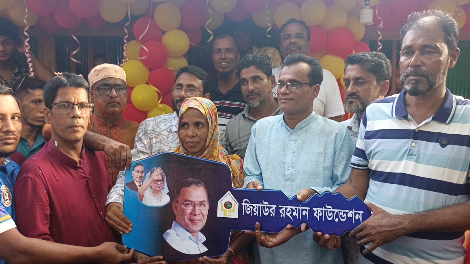 পিরোজপুরের জিয়া নগরে মাথা গোজার ঠাই পেলেন শাহীনুর বেগম!