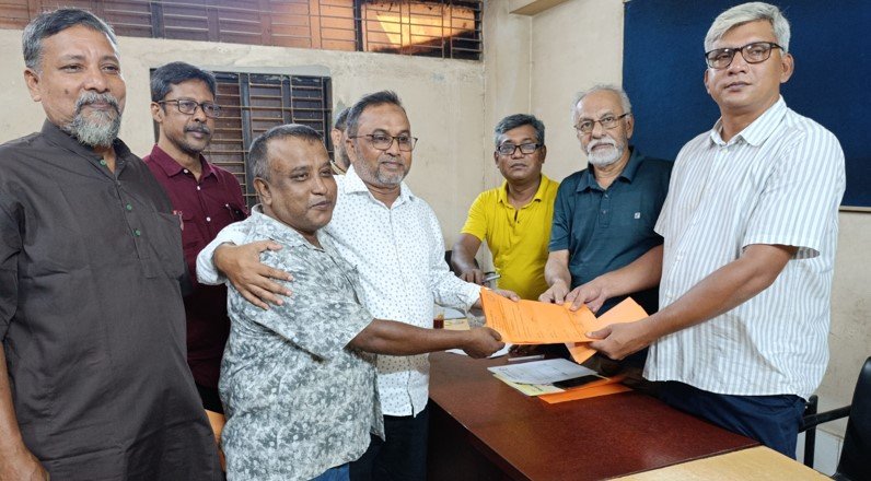 সাংবাদিক ইউনিয়ন যশোরের নির্বাচনে, ৮টি পদের জন্য মনোনয়ন জমা দিয়েছেন ১৮ প্রার্থী!