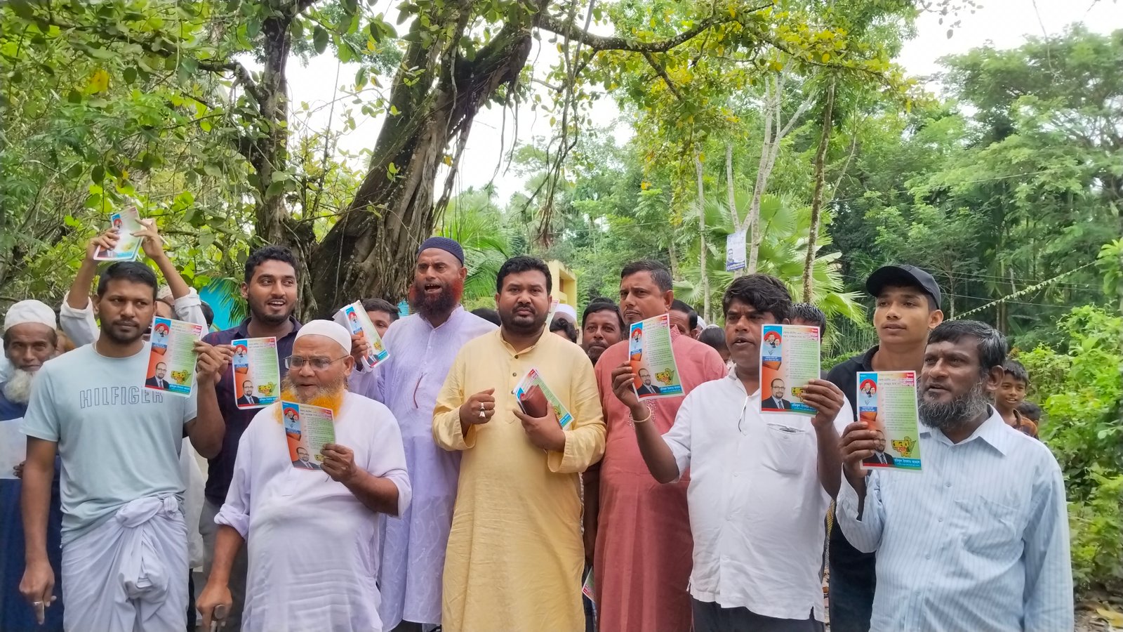 রাজাপুরে তারেক রহমানের ৩১ দফা কর্মসূচির লিফলেট বিতরণ!
