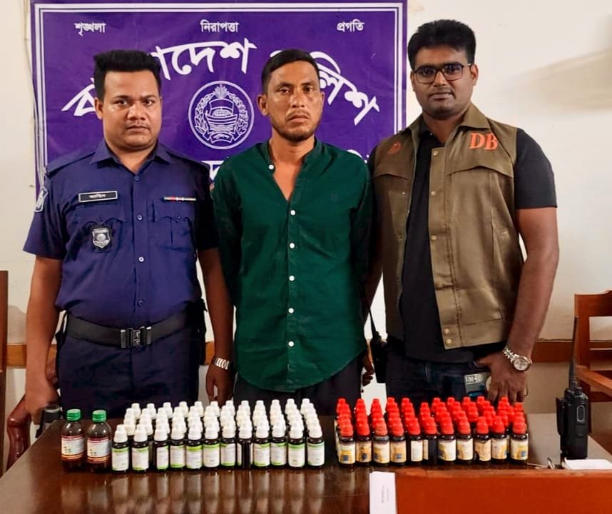 চুয়াডাঙ্গায় বিষাক্ত মদপানে ৭ জনের মৃত্যুর ঘটনায় লাশ উত্তোলনের দিন জামিনে মুক্ত আটক দুই আসামি