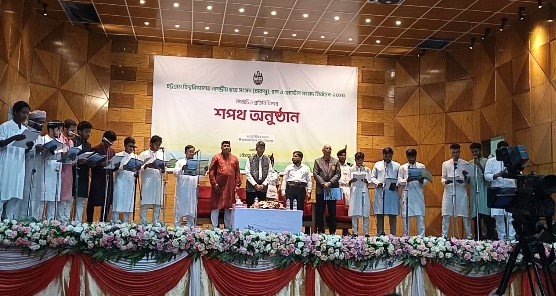 চট্টগ্রাম বিশ্ববিদ্যালয়ে চাকসু ও হল সংসদের নির্বাচিতদের শপথ, বিতর্কে আকাশ দাস অনুপস্থিত!