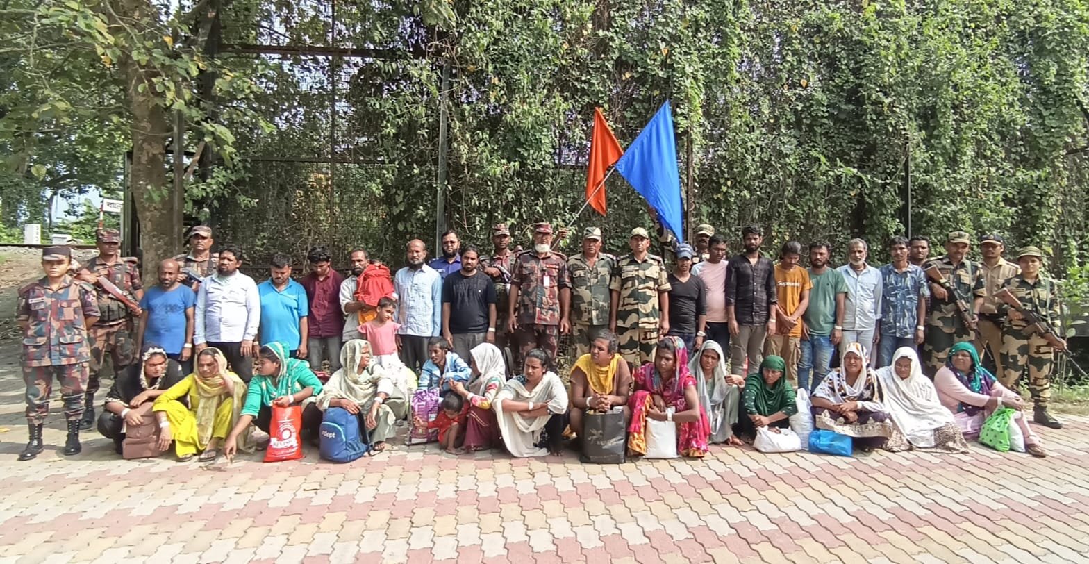 ভারতে কাজের সন্ধানে গিয়েছিলেন ৩১ বাংলাদেশী, ফেরত আসলেন সীমান্ত বৈঠকের মাধ্যমে!