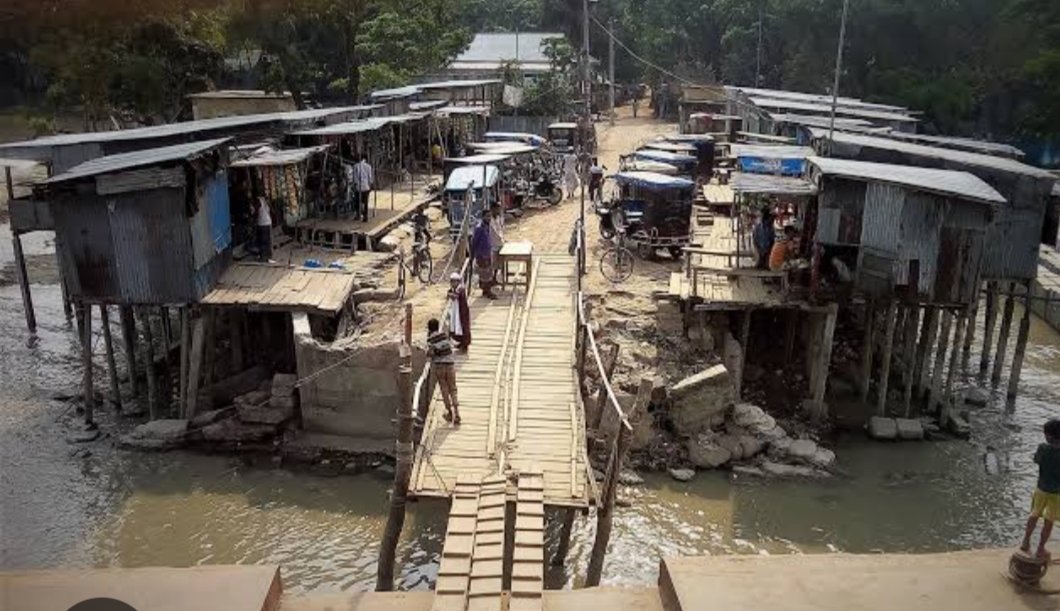 কর্তৃপক্ষের অবহেলায় ভোলার বীরশ্রেষ্ঠ মোস্তফা কামাল লঞ্চঘাটের বেহাল দশা, ভোগান্তিতে সাধারণ যাত্রীরা!