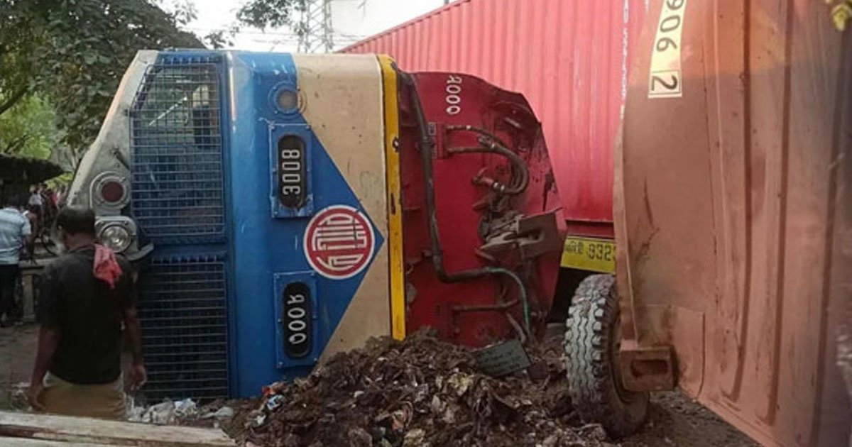 চট্টগ্রামে মালবাহী ট্রেনে ট্রাকের ধাক্কা, বৃদ্ধ নিহত!