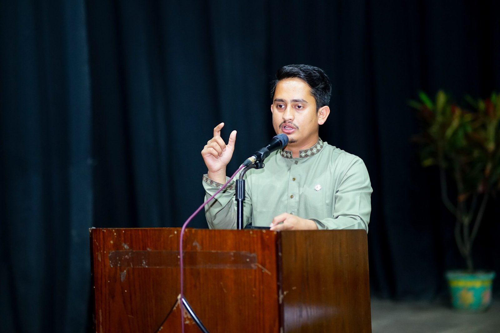 "বিএনপি বা জামায়াত এককভাবে নেতৃত্ব দিতে পারবে না" — সারজিস আলম