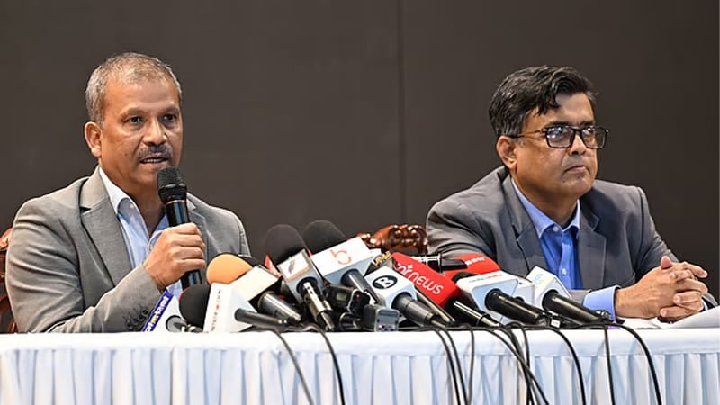 সংবাদ সম্মেলনে আইন উপদেষ্টা শেখ হাসিনা-কামালকে ফেরাতে আন্তর্জাতিক আদালতে যাওয়ার কথা ভাবছে সরকার