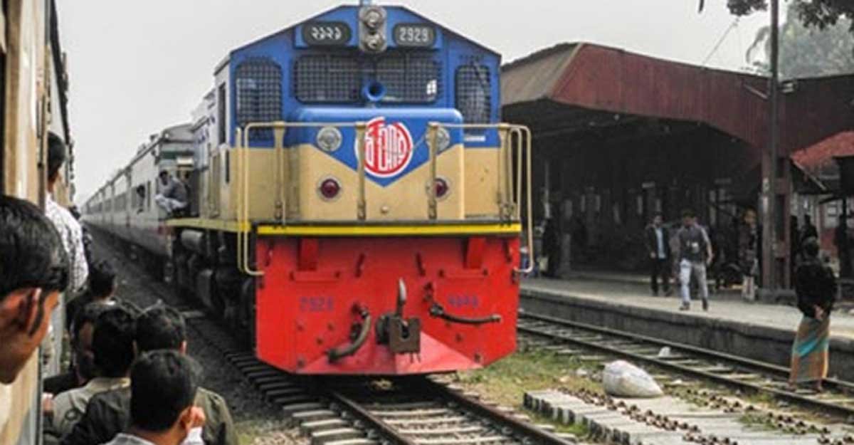 তেজগাঁওয়ে ট্রেনের ধাক্কায় একজন নিহত