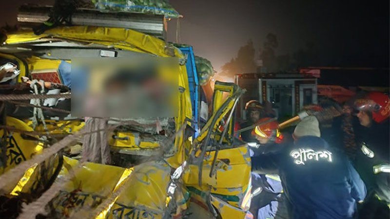 চট্টগ্রামে ট্রাকের ধাক্কায় নিহত ১