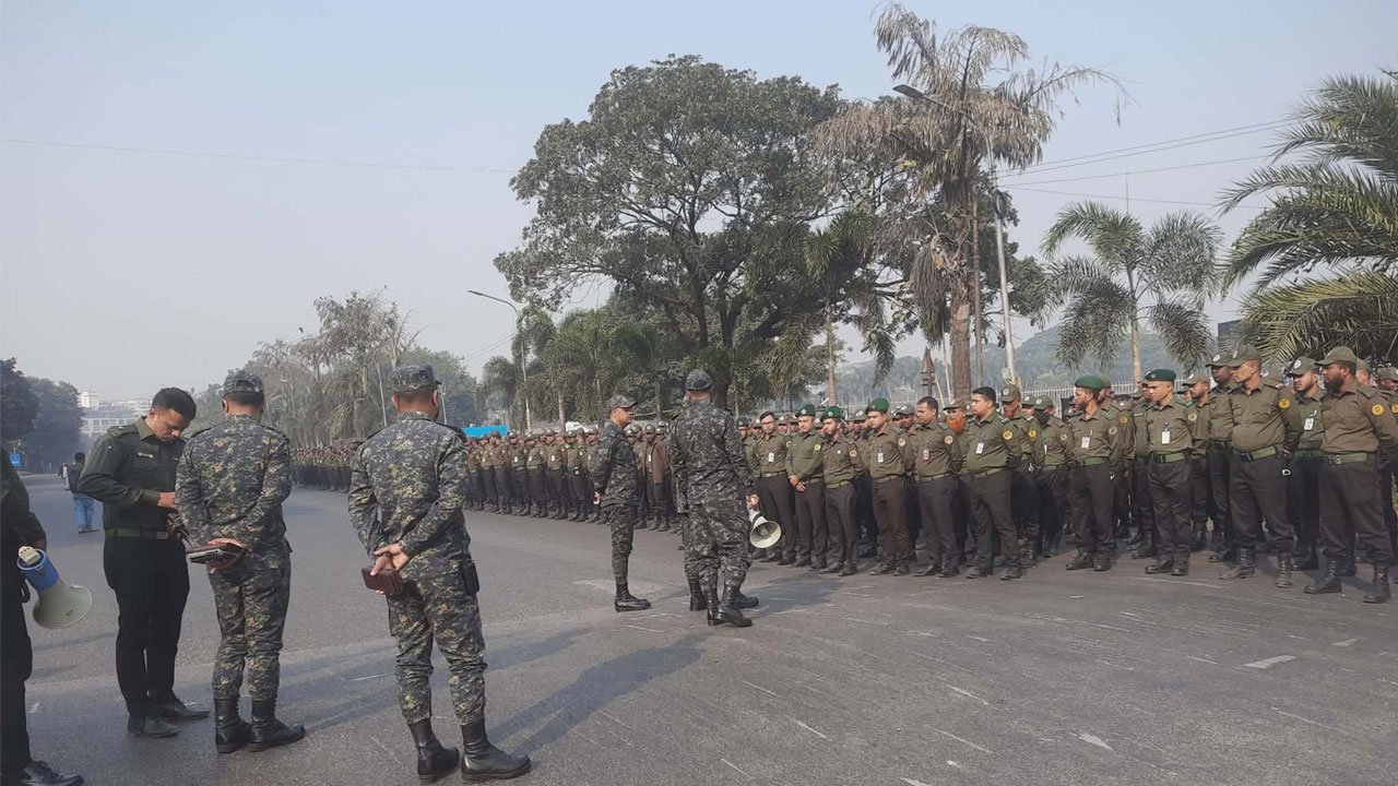 হাদির জানাজায় অনাকাঙ্ক্ষিত ঘটনা এড়াতে মাঠে থাকবে আনসার