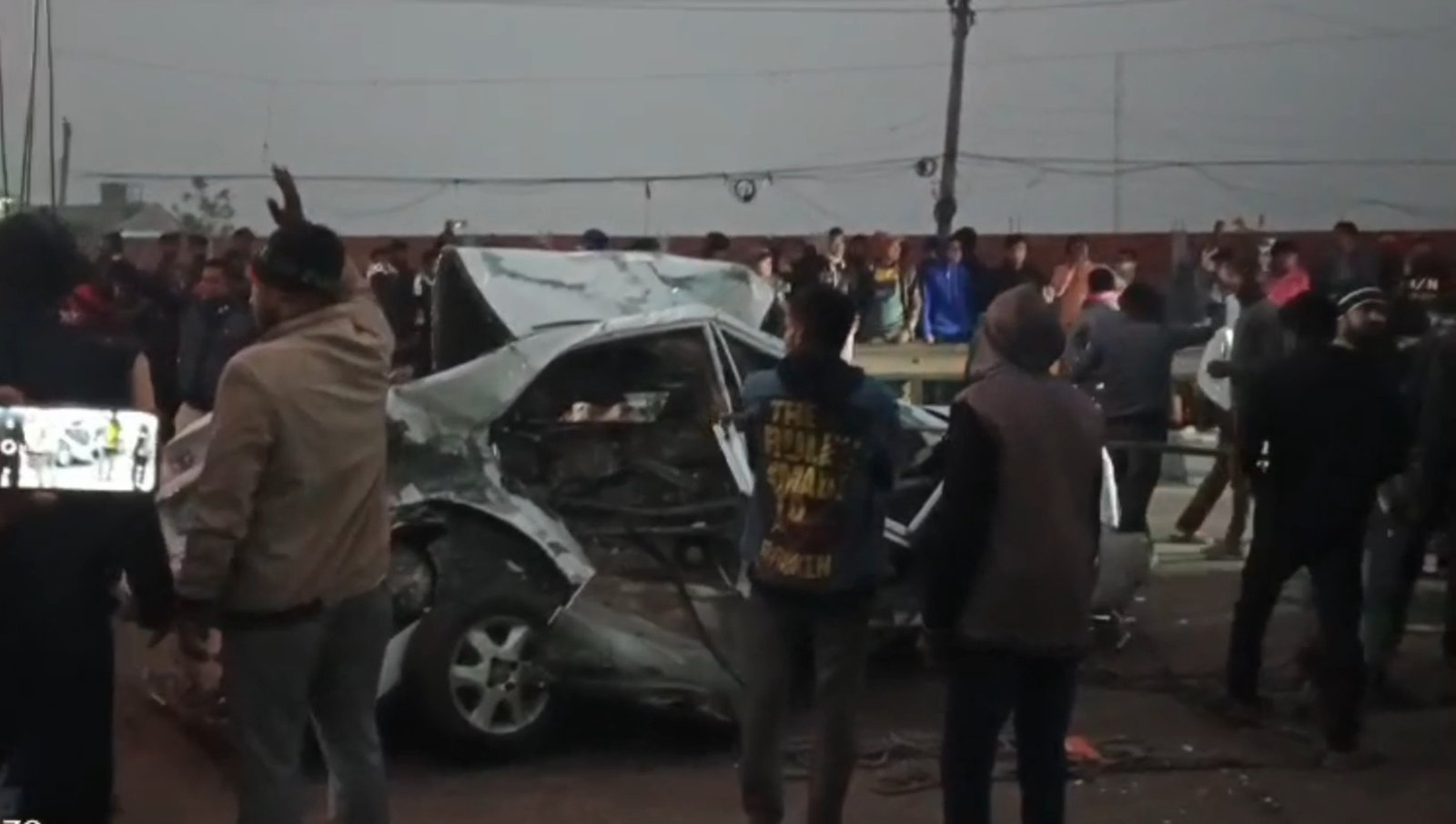 টাঙ্গাইলে প্রাইভেটকারে ট্রাকের ধাক্কা, মা-মেয়ে নিহত