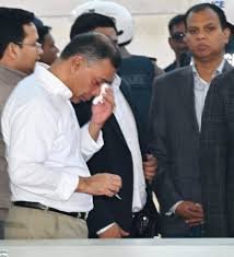 বাবার পাশে মাকে রেখে ফিরলেন তারেক রহমান